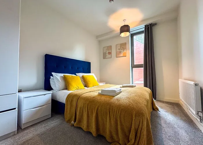 Centrally Located 2Bdr Townhouse By Torr Property Group Short Lets & Serviced Accommodation With Free Parking Central Manchester